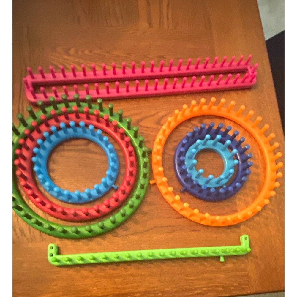 Loom Set Knifty Knitter Plastic Knitting Round & Long Looms w/ TOOLS